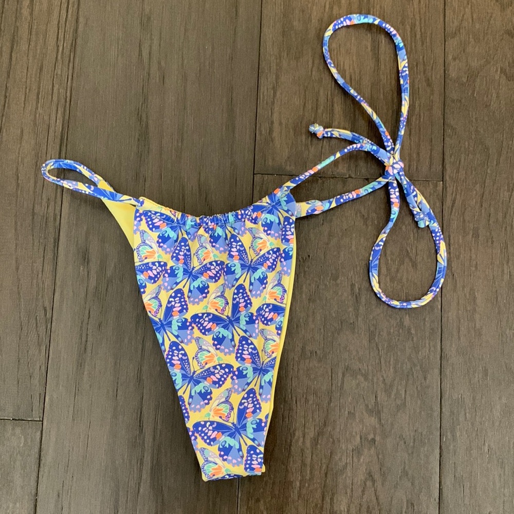 NWOT Frankie’s Bikinis Size Small String Bikini Bottoms Monarch